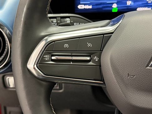 Used 2025 Chevrolet Equinox EV LT w/ Convenience Package II FWD image 17