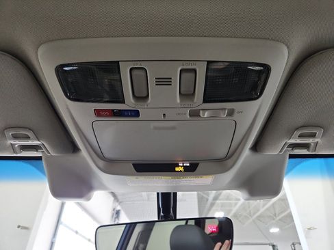 Used 2019 Subaru Outback 2.5i Limited AWD/4WD image 31