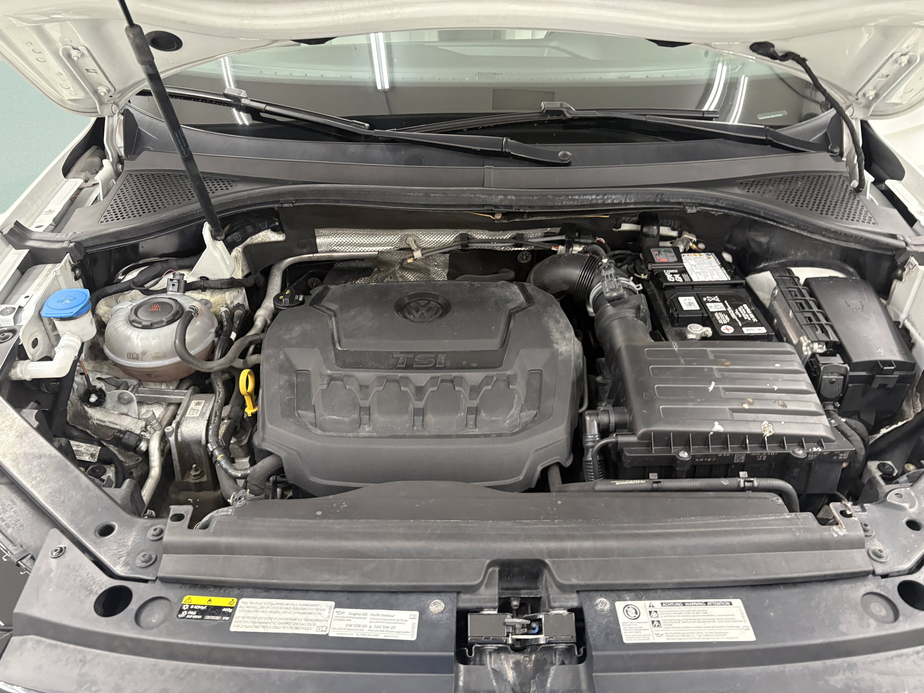 Used 2018 Volkswagen Tiguan SEL AWD/4WD image 10