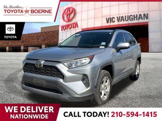 Used 2020 Toyota RAV4 XLE video 1