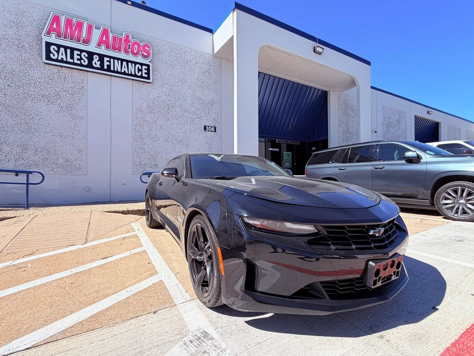 Used 2020 Chevrolet Camaro LT w/ Technology Package RWD image 7