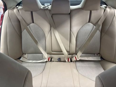 Used 2019 Toyota Camry LE FWD image 27