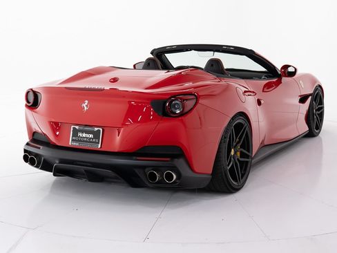 Used 2019 Ferrari Portofino RWD image 5