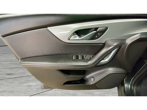 Used 2020 Chevrolet Blazer LT FWD image 11