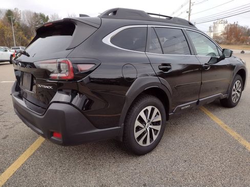 Used 2024 Subaru Outback Premium image 7
