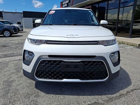 Used 2022 Kia Soul LX w/ Technology Package FWD image 2