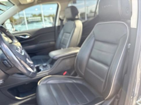 Used 2021 GMC Acadia Denali w/ Denali Ultimate Package AWD/4WD image 10