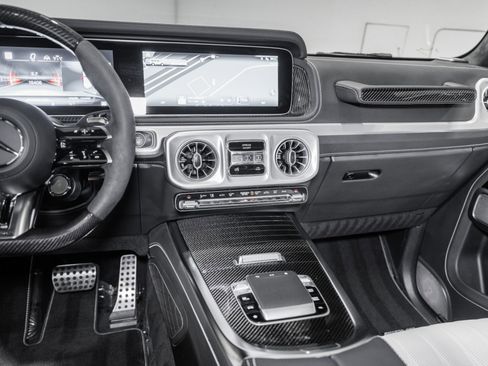 Used 2025 Mercedes-Benz G 63 AMG 4MATIC image 35