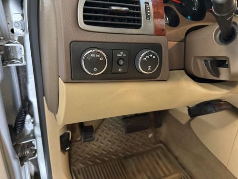 Used 2012 GMC Sierra 1500 SLT w/ SLT Convenience Package AWD/4WD image 45