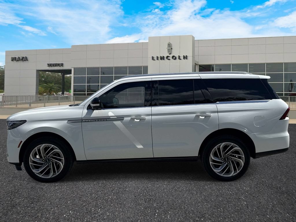 New 2026 Lincoln Navigator Reserve AWD/4WD image 6