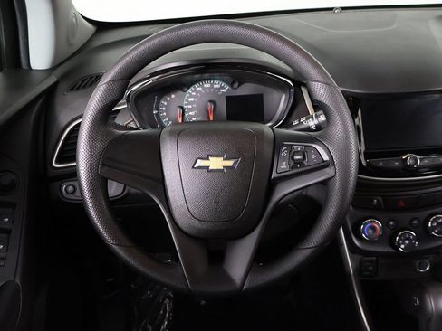 Used 2018 Chevrolet Trax LS FWD image 31