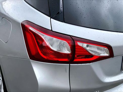 Used 2020 Chevrolet Equinox LT FWD image 28