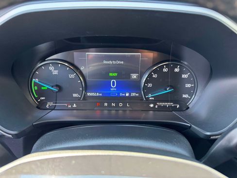 Used 2022 Ford Escape SEL image 19