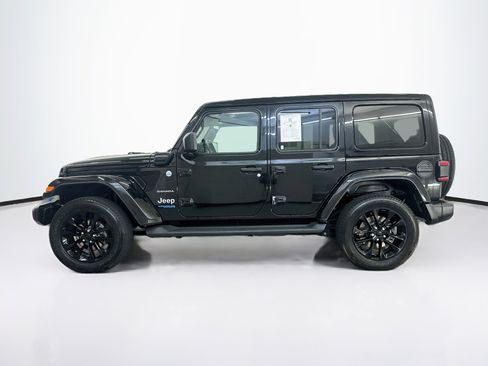 Used 2022 Jeep Wrangler Unlimited Sahara w/ Cold Weather Group AWD/4WD image 4