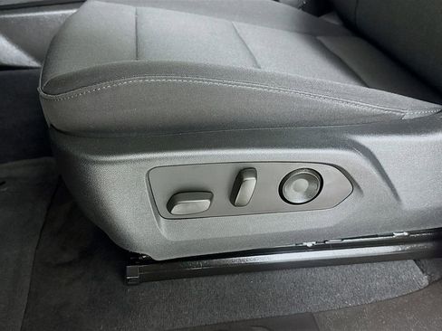 Used 2023 Chevrolet Colorado Trail Boss image 19