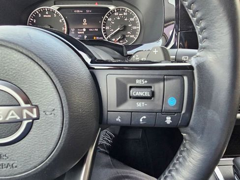 Used 2022 Nissan Pathfinder SV image 19