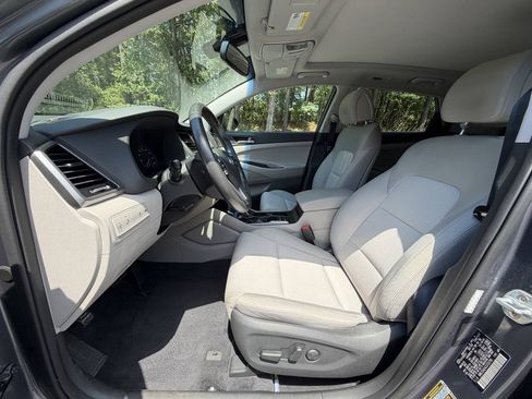 Used 2018 Hyundai Tucson Value w/ Cargo Package FWD image 9