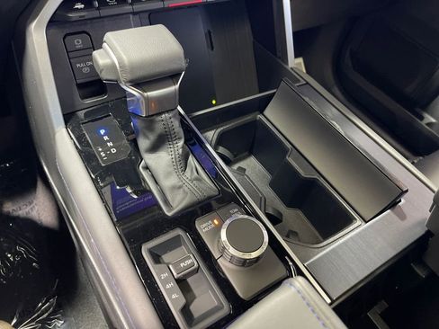 New 2025 Toyota Tundra Platinum AWD/4WD image 24