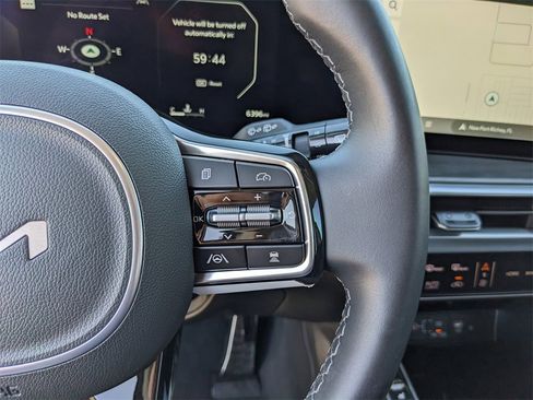 Certified 2025 Kia Sorento SX image 35