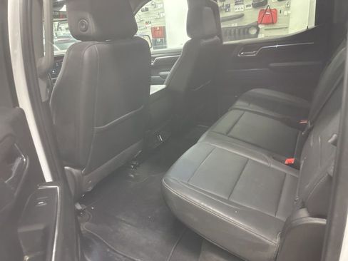 Used 2024 GMC Sierra 1500 SLT image 11