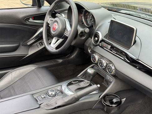 Used 2019 FIAT 124 Spider Lusso w/ Convenience Group image 8