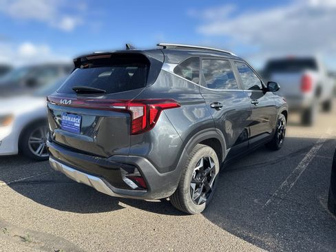 Used 2024 Kia Seltos EX FWD image 3