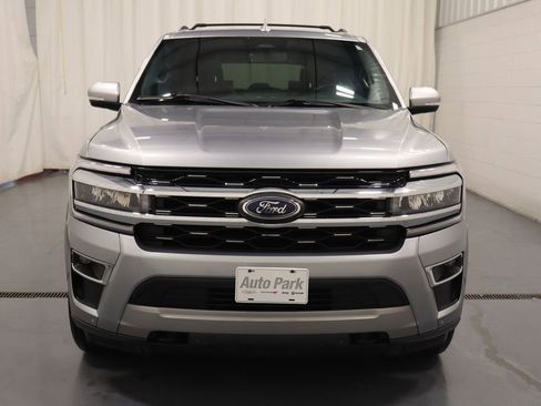 Used 2022 Ford Expedition Max Limited image 4
