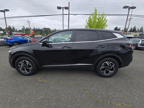 Used 2025 Kia Sportage LX FWD image 6