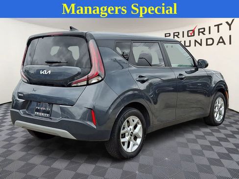Used 2024 Kia Soul LX w/ Option Group 015 FWD image 4