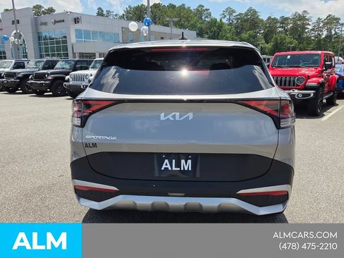 Used 2025 Kia Sportage LX FWD image 11