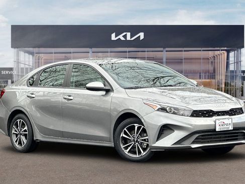 Certified 2024 Kia Forte LXS image 2