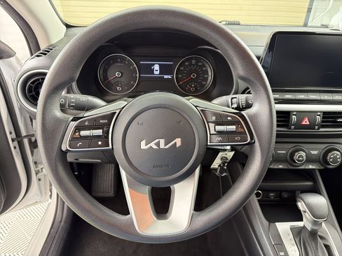 Used 2024 Kia Forte LXS FWD image 17