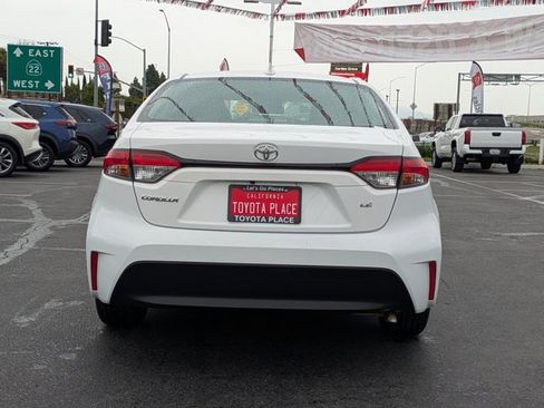 Used 2023 Toyota Corolla LE image 9