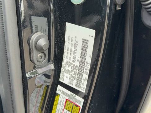 Used 2024 Toyota Tundra Capstone AWD/4WD image 34