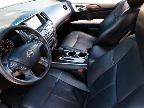 Used 2013 Nissan Pathfinder SL w/ SL Premium Pkg image 4