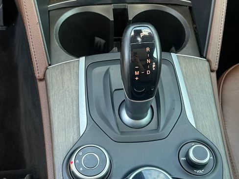 Used 2019 Alfa Romeo Stelvio Ti AWD/4WD image 17