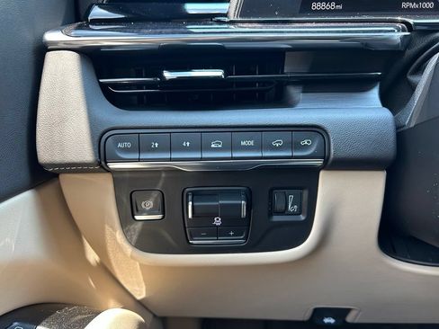 Used 2022 Cadillac Escalade Premium Luxury w/ Performance Package AWD/4WD image 57