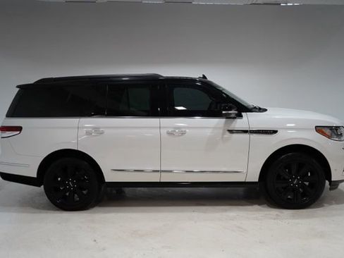 Used 2023 Lincoln Navigator Black Label image 8