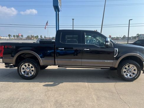 Used 2019 Ford F250 King Ranch w/ King Ranch Ultimate Package image 7