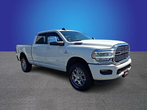 Used 2024 RAM 2500 Laramie AWD/4WD image 3