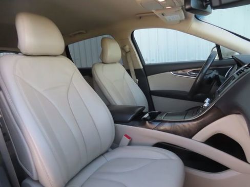 Used 2017 Lincoln MKX Select w/ Lincoln MKX Climate Package image 24