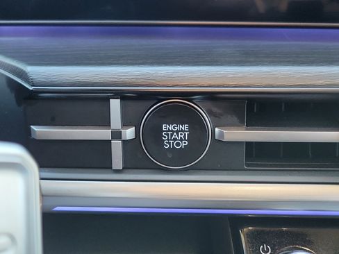 Certified 2025 Hyundai Santa Fe Limited image 13