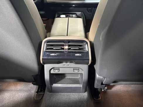 Certified 2025 BMW 530i w/ Premium Package RWD image 31