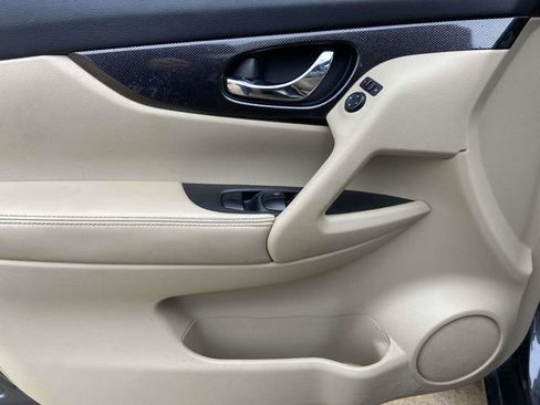 Used 2016 Nissan Rogue SL w/ SL Premium Package image 17