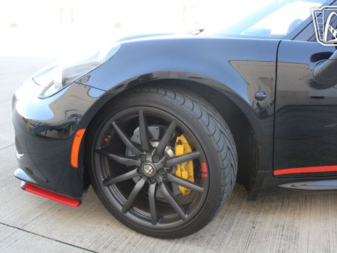 Used 2016 Alfa Romeo 4C Spider w/ Convenience Group - Spider image 37