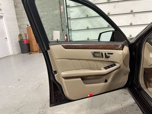 Used 2012 Mercedes-Benz E 350 4MATIC Sedan image 10