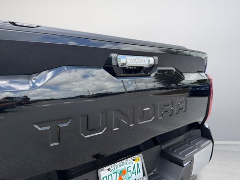 Used 2025 Toyota Tundra Limited AWD/4WD image 44