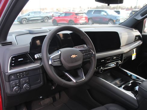 New 2026 Chevrolet Suburban LS image 10