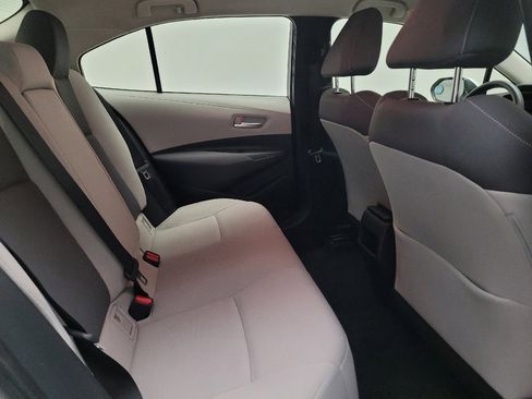 Used 2021 Toyota Corolla LE image 19