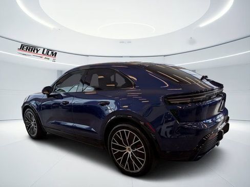 Used 2024 Porsche Macan Turbo Electric AWD/4WD image 5